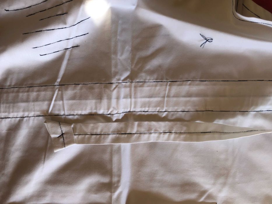 Avental com bolso grande bordado