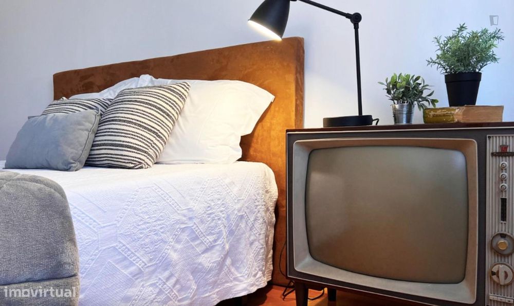 580458 - Quarto com cama de casal em...