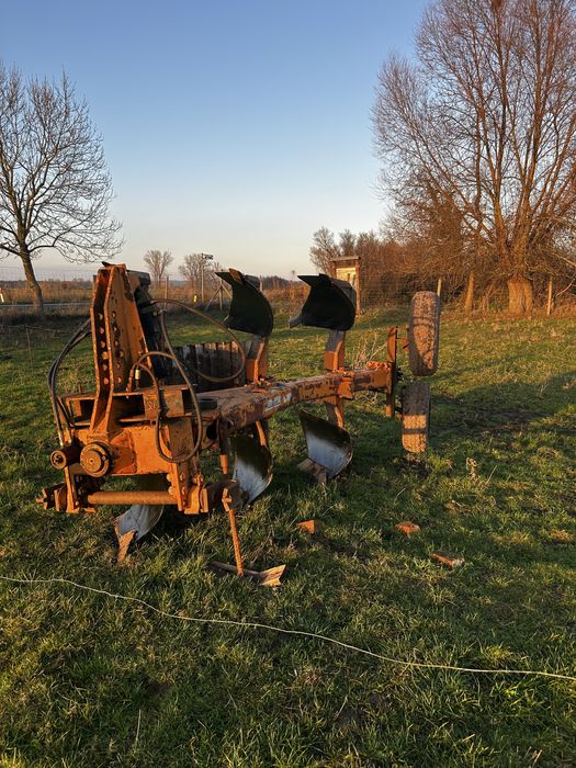 Sprzedam pług obrotowy