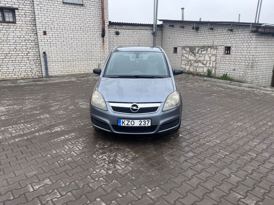 Opel Zafira не розмитненне авто