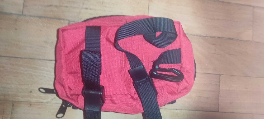 Mała apteczka osobista AOM, czerwona, cordura, odblaskowa, NOWA