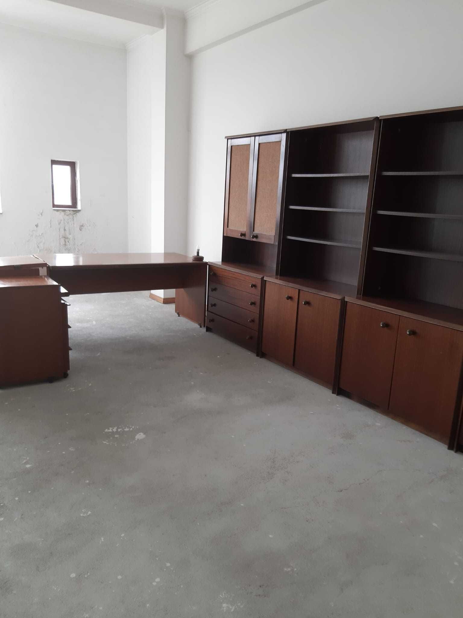 ESCRITÓRIO, com 1 lugar de garagem, Porto