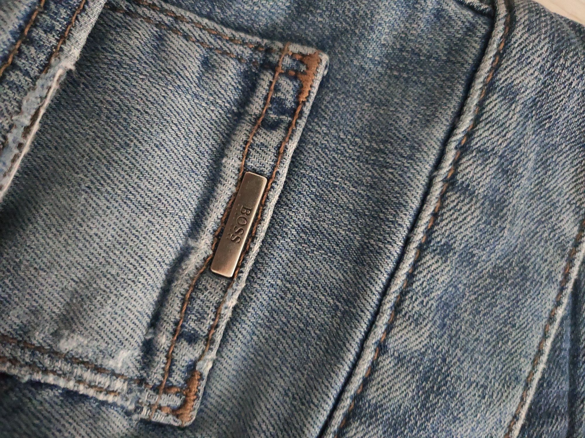Spodnie dżinsowe r. 33/32, L/XL, Hugo Boss