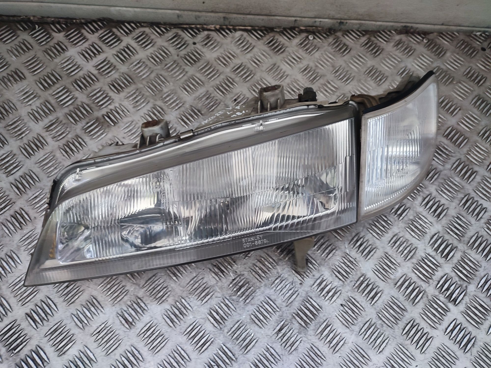 Honda Accord V 95-98r reflektor lampa lewa lewy przód