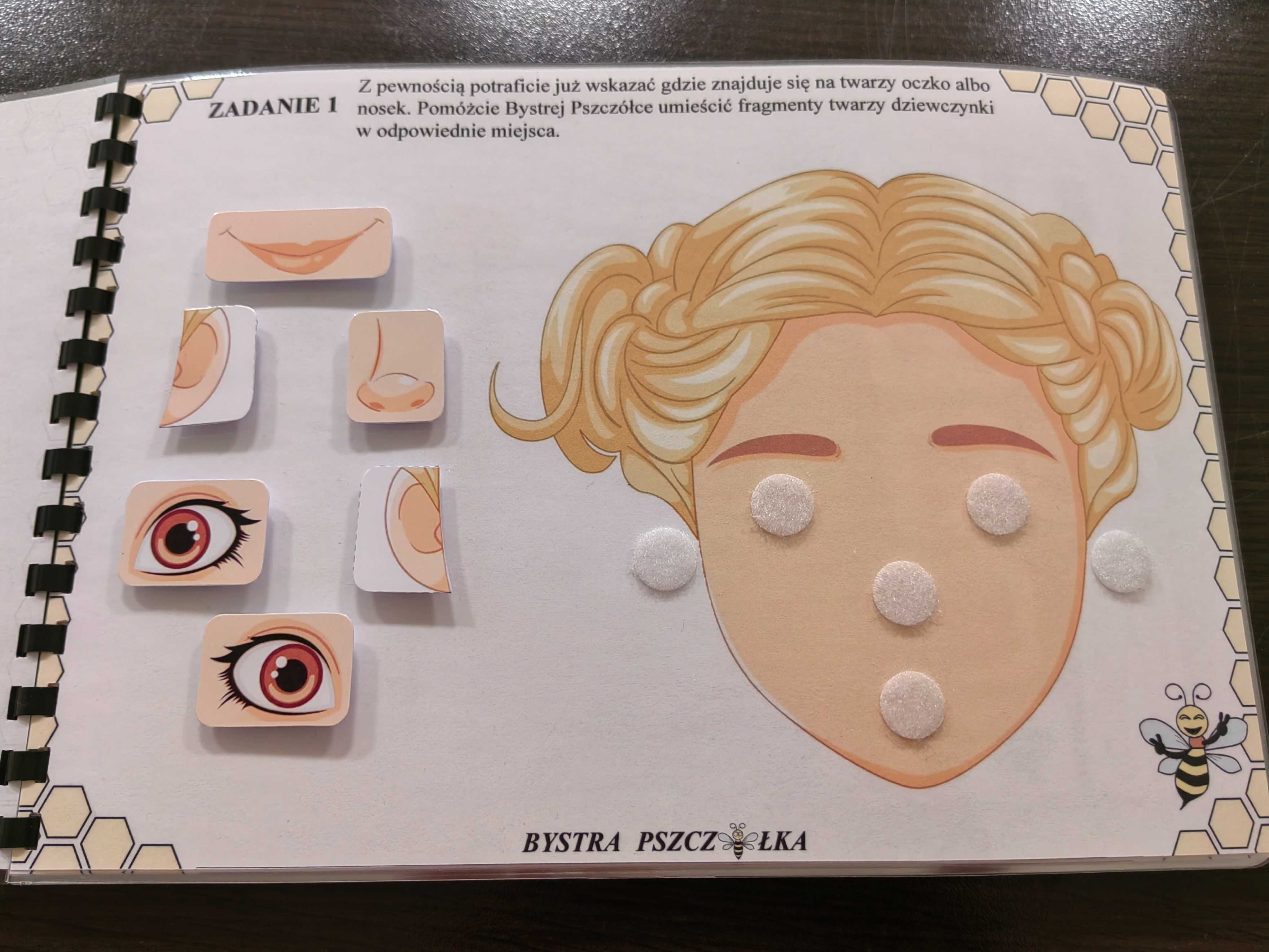 Książka sensoryczna edukacyjna personalizowana typu Montessori, CZ. II