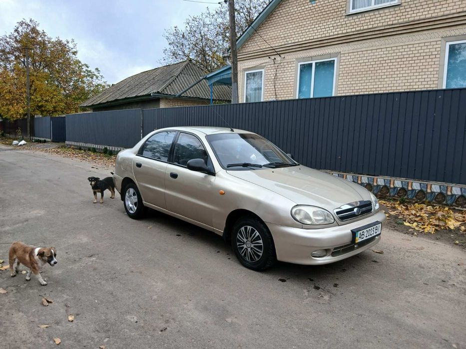 Продам свій автомобіль Daewwo Lanos 2011 року