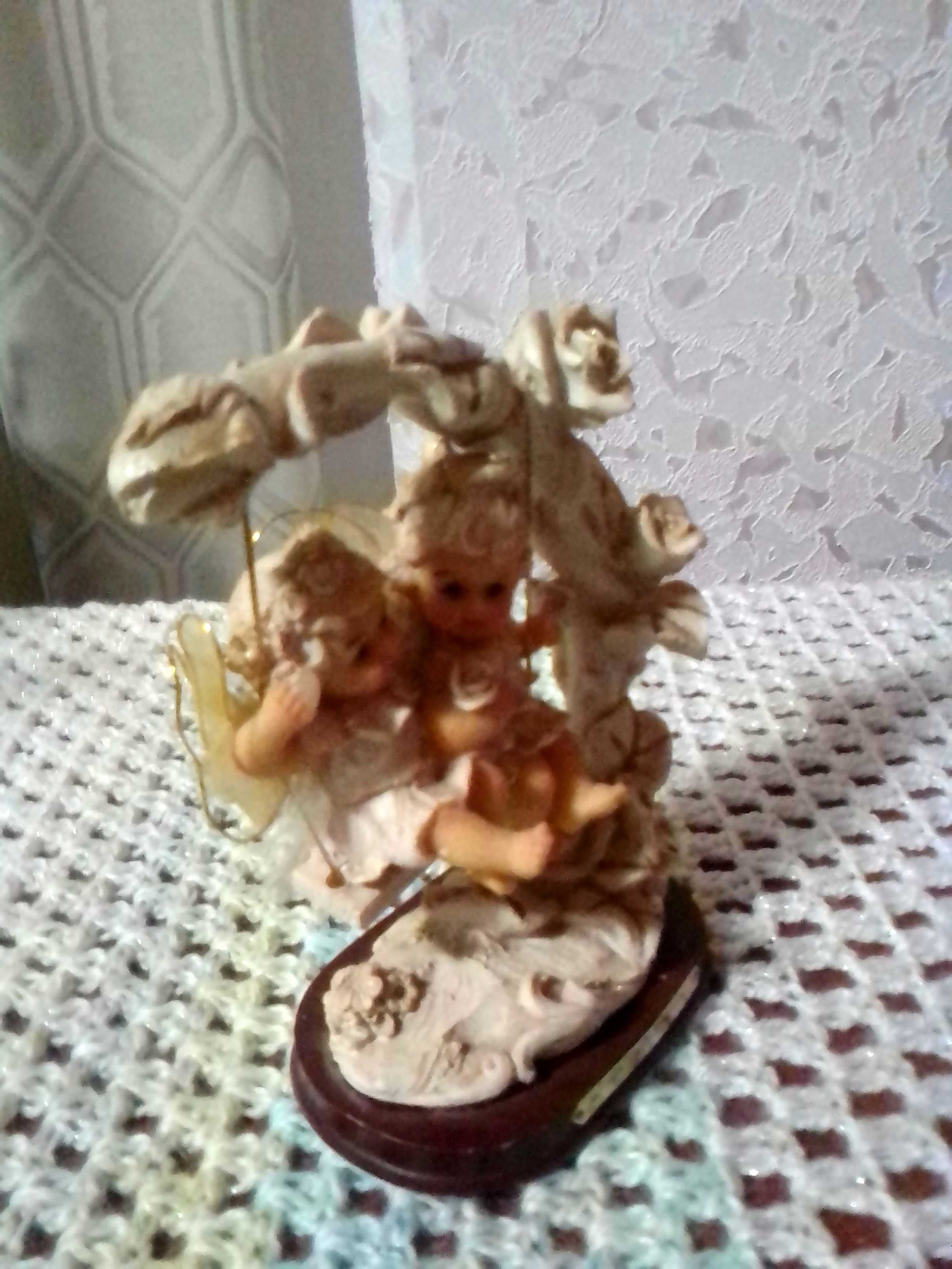 Продаю  статуетку ангелочків