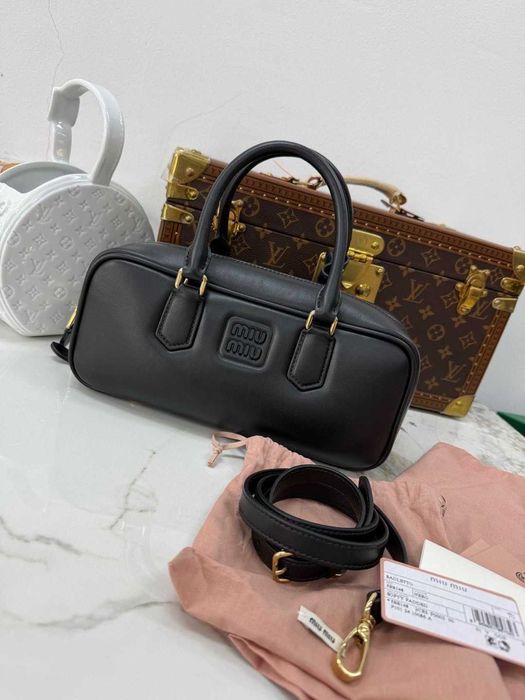 MiuMiu Czarny Plecak - Na Ręce dla Okazji Specjalnych