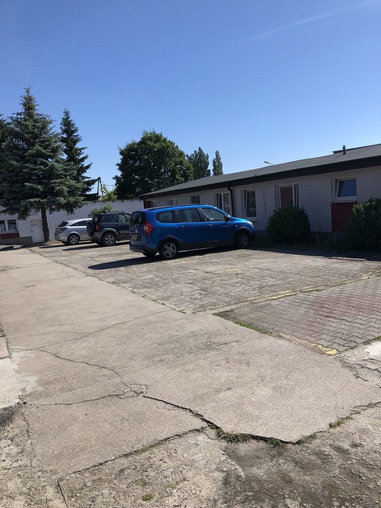 Biuro z parkingiem i opłatami w cenie