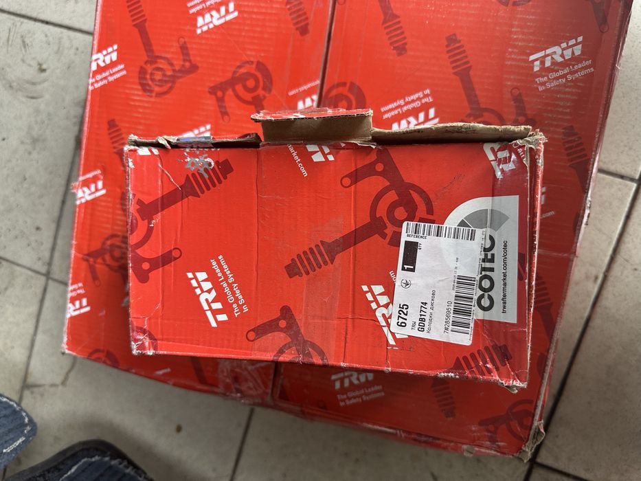 Продам диски и колодки