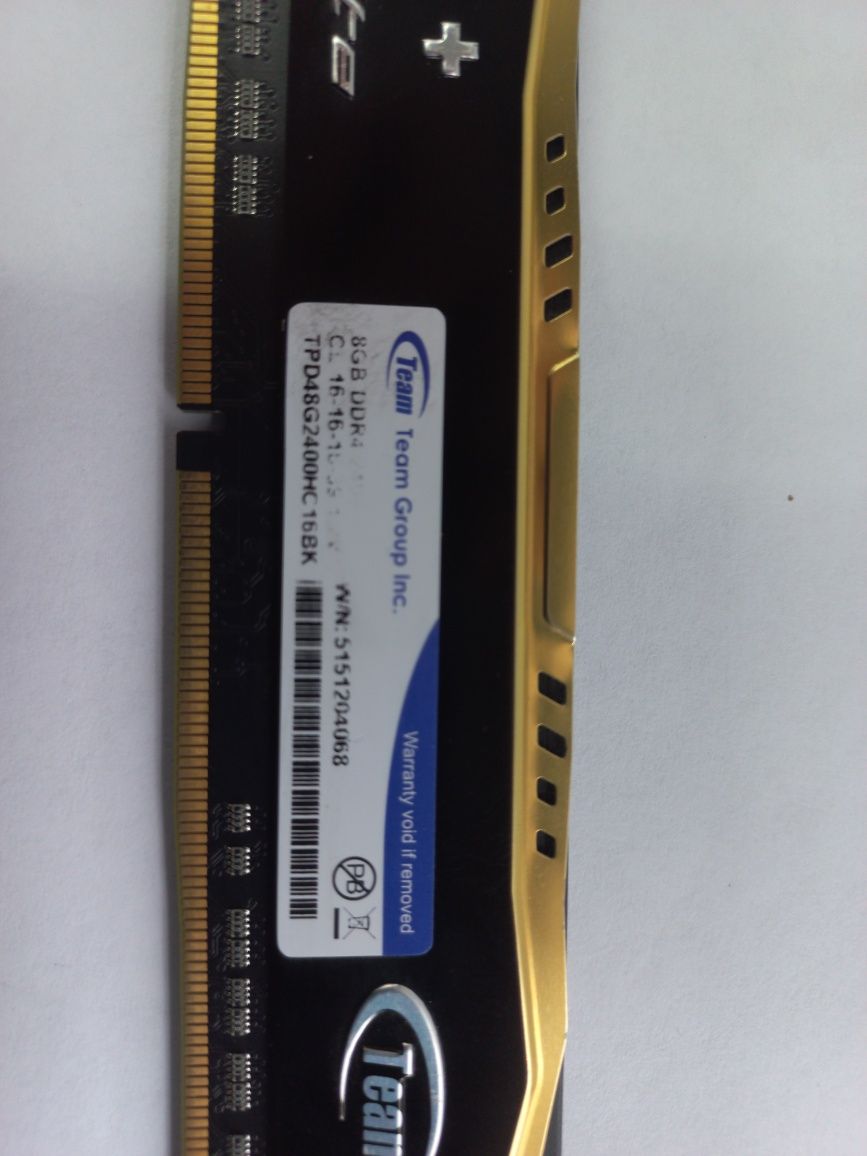 Модуль памяти DIMM DDR4 для ПК Team 8GB 2400MHz