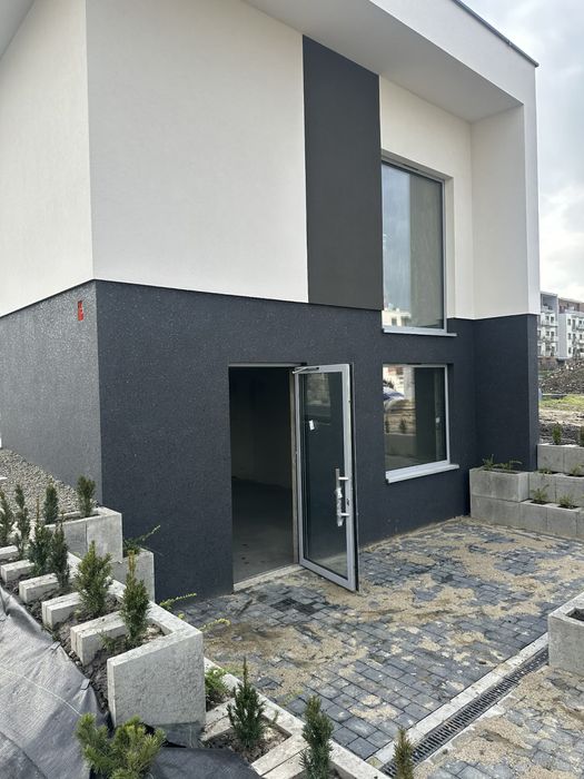 Bezpośrednio! Lokal usługowy 128m2 BUNCHA/CZERWONE MAKI