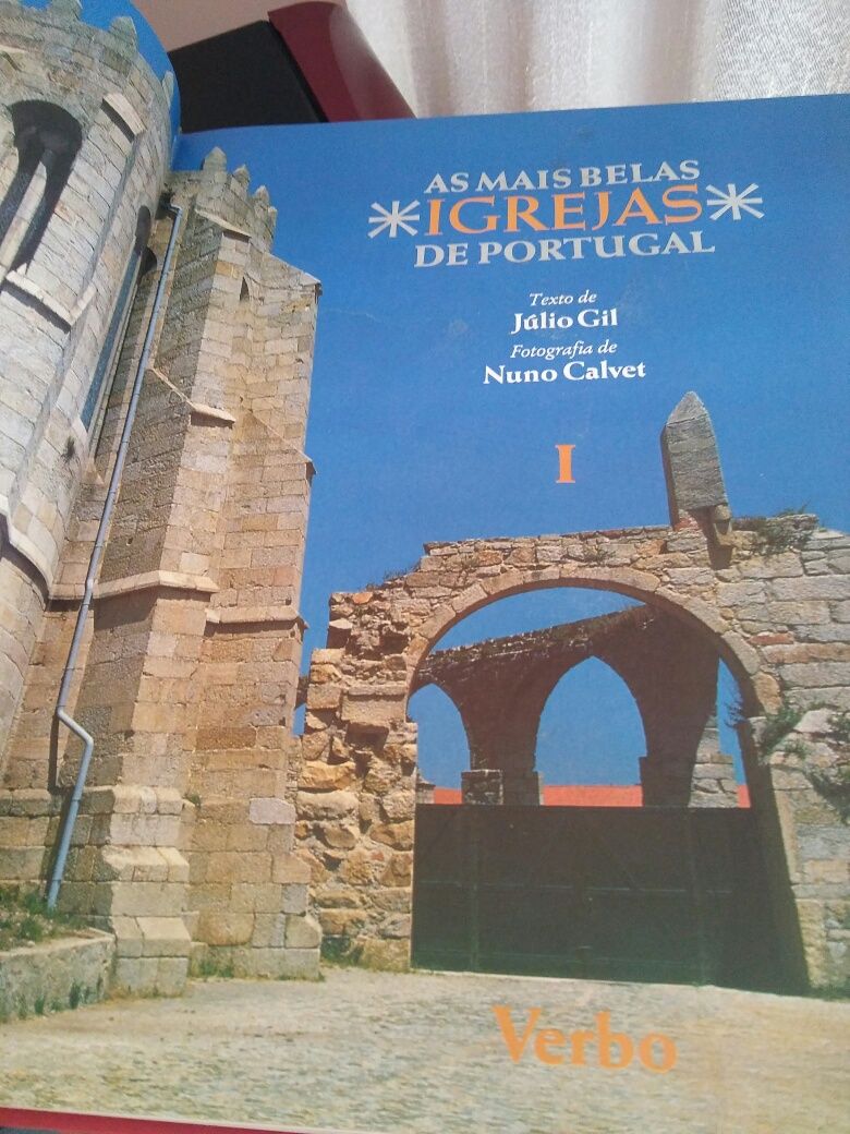As mais belas Igrejas de Portugal ( volumes I e II )