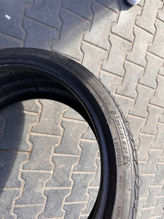 245/35/21 michelin