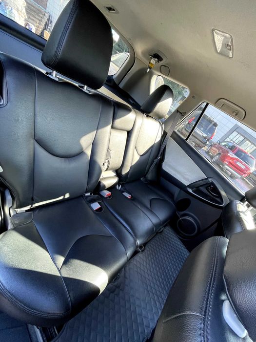 Продам Toyota RAV 4 EV 2013 рік можлива розстрочка,кредит,обмін!