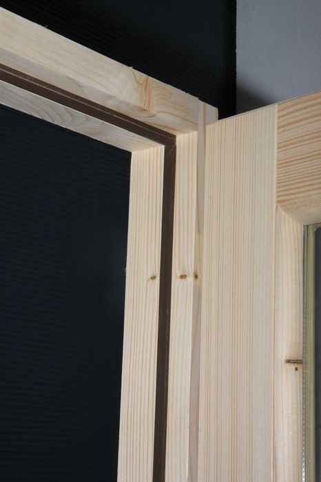 Drzwi drewniane do domu letniskowego, domki z bali, domki gospodarcze