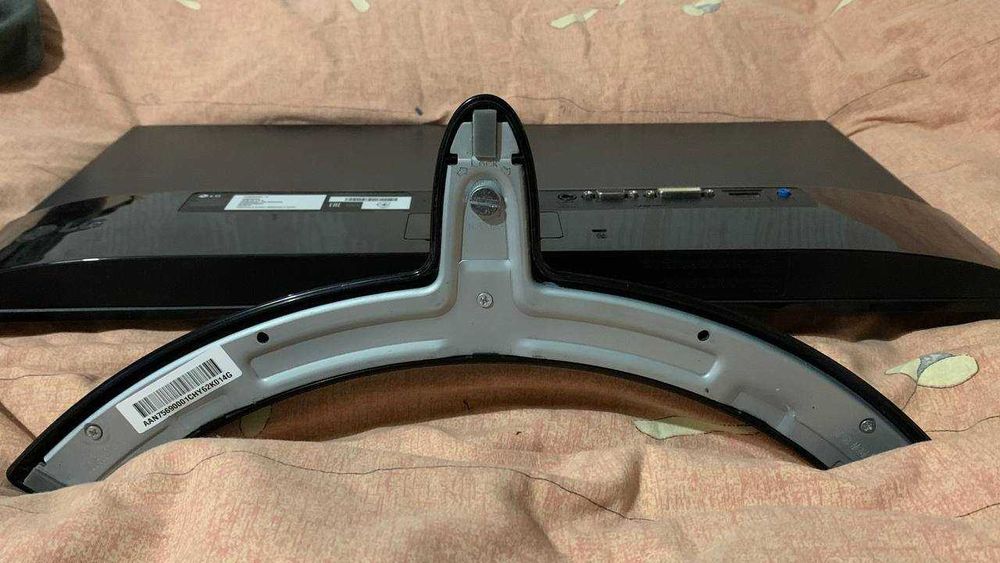 Монитор LG 24MP58VQ-P 24" (с полосами на экране) Цена: 1800 ГРН