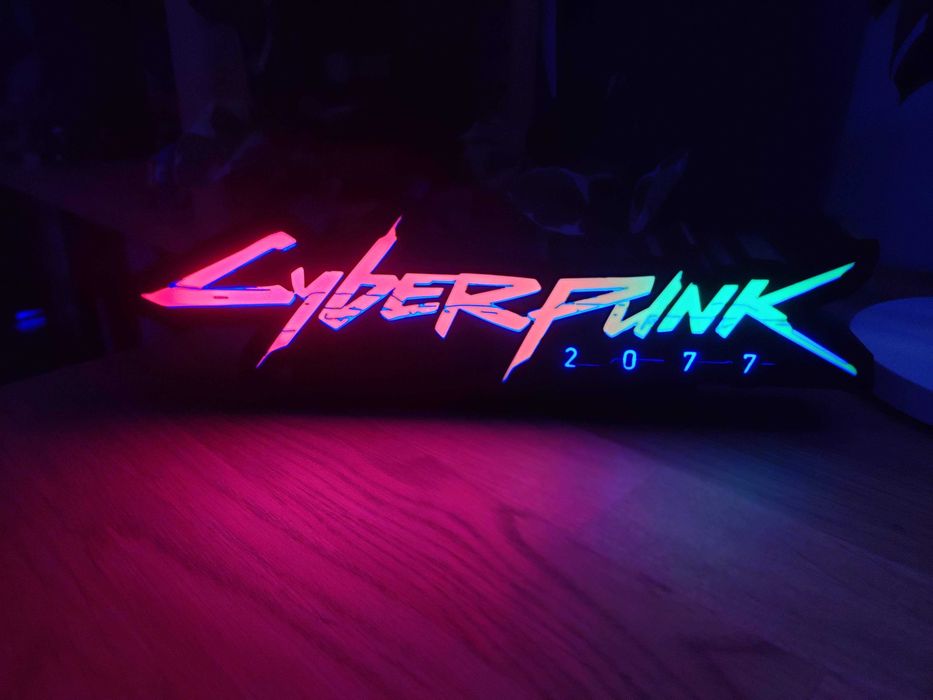Podświetlany panel logo Cyberpunk 2077 RGB – sterowanie z aplikacji