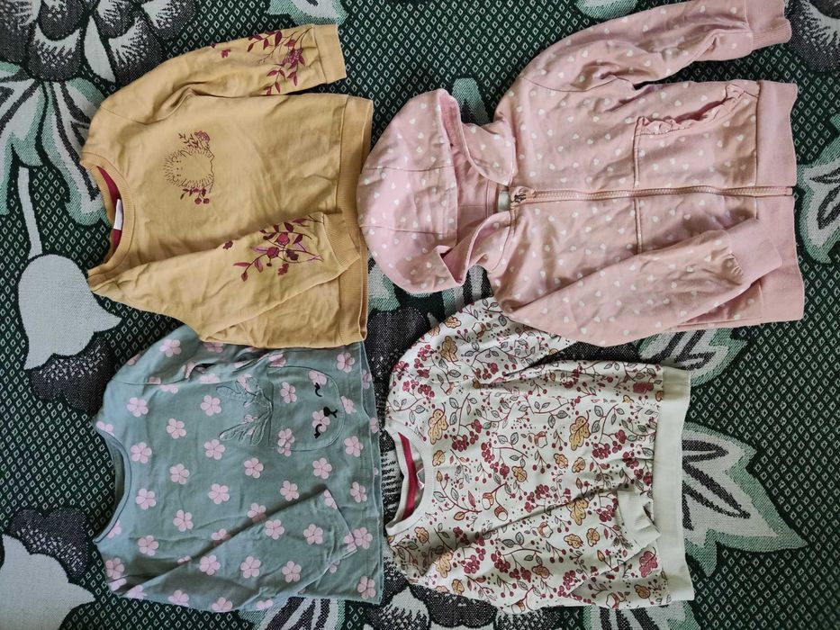 Paczka (4szt) bluz dla dziewczynki r.92