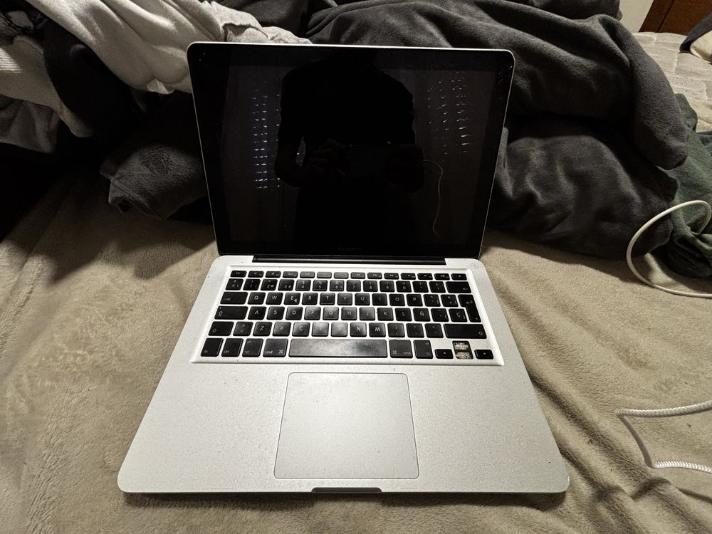 Macbook pro 11” i7
