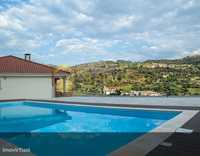 Vivenda tranquila com piscina e vista panorâmica em Loivos da Ribeira