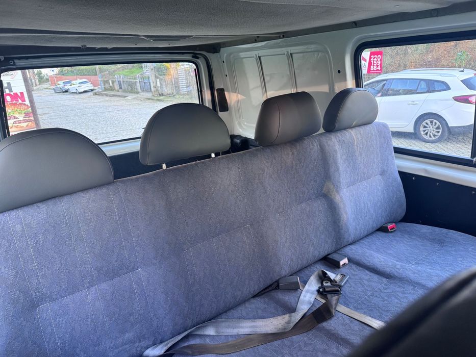 Carrinha Ford Transit 120 Van