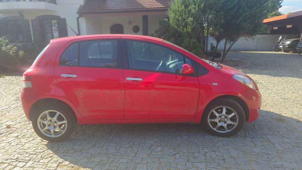 Toyota yaris II 2011
