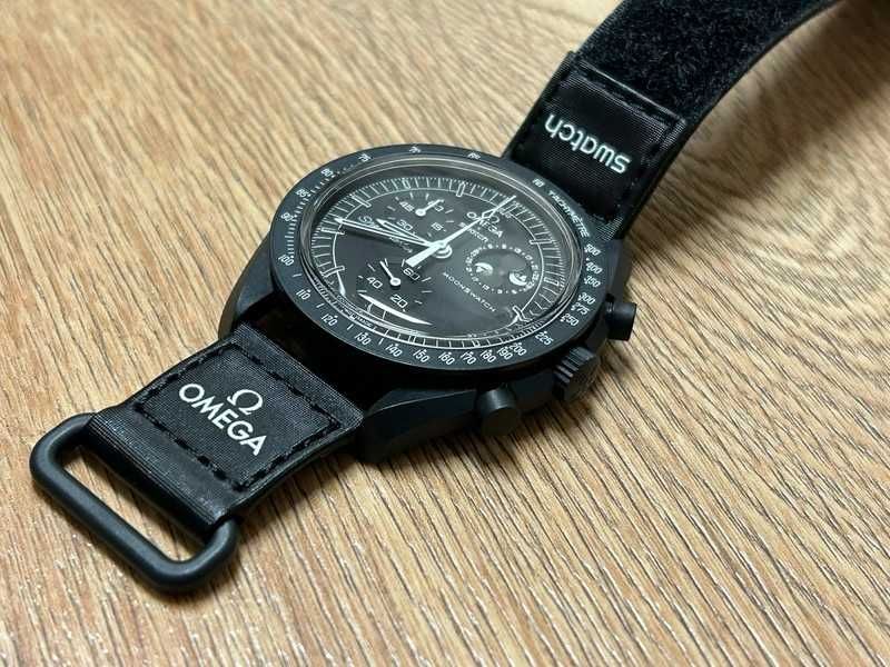 Swatch x Omega Bioceramic Moonswatch Mission To Moonphase Snoopy