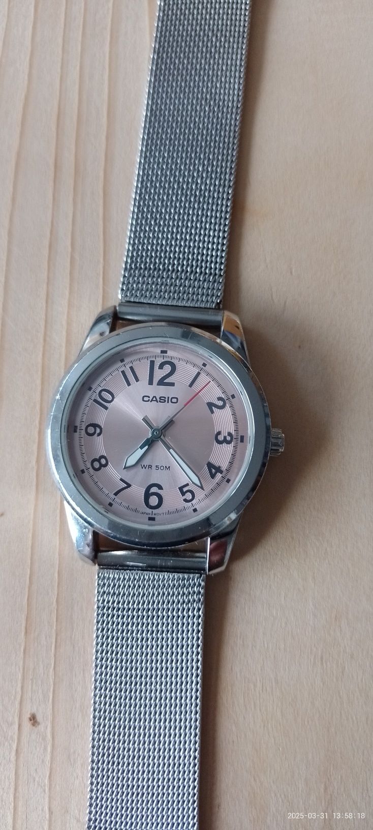 Zegarek damski Casio kolor srebrny pudrowy róż