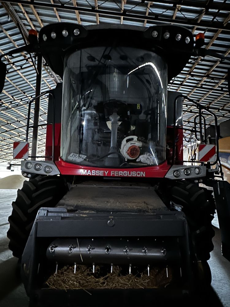 Комбайн Massey Ferguson 7370