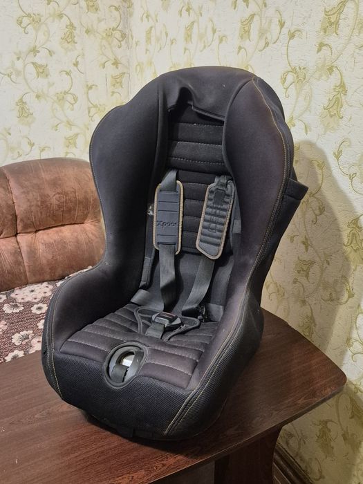 Продам Автокресло Chicco 9-18kg