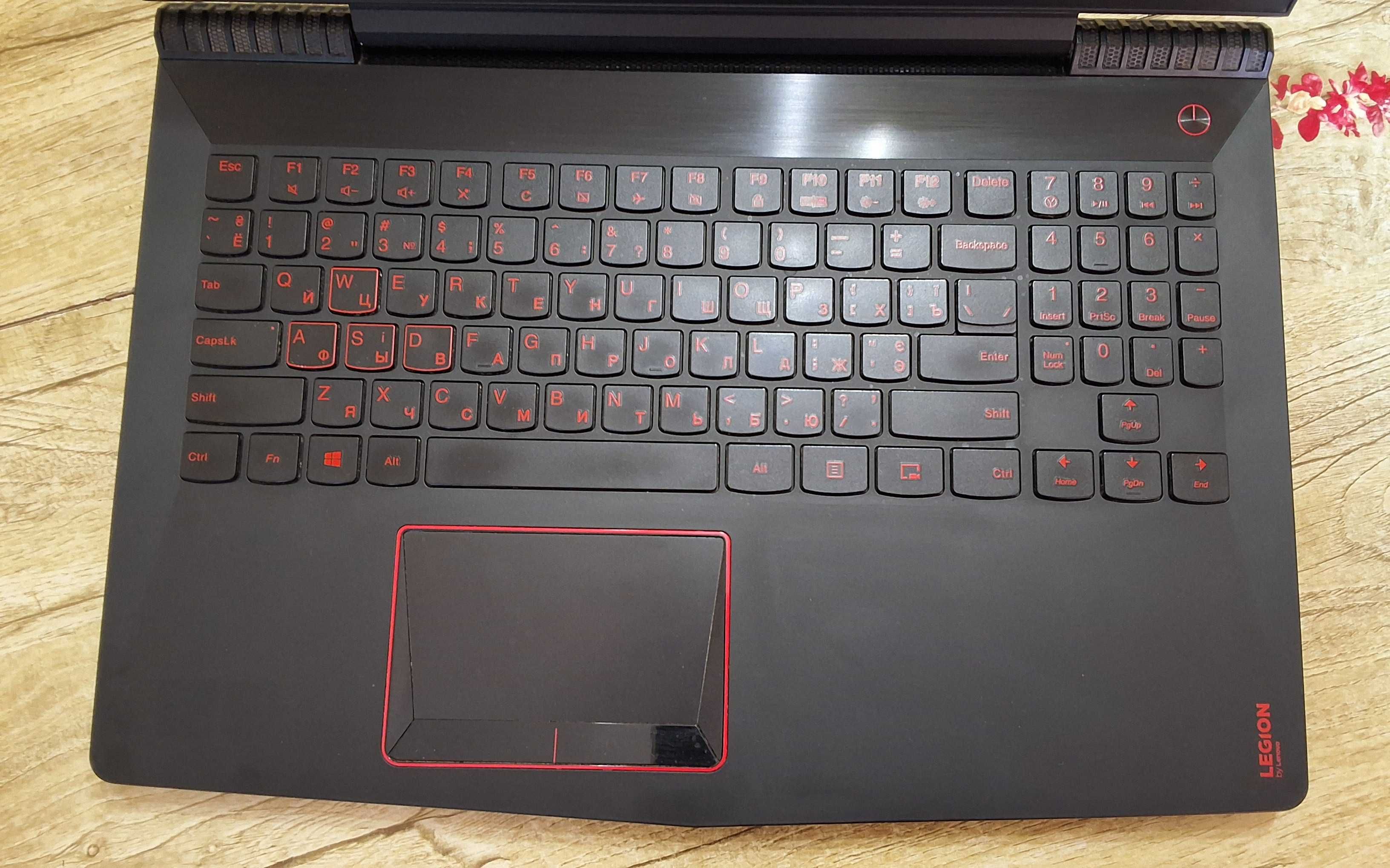 Ігровий ноут Lenovo Legion Y520/GTX1050/i5-7300HQ/16GB/256Gb M2+1TB