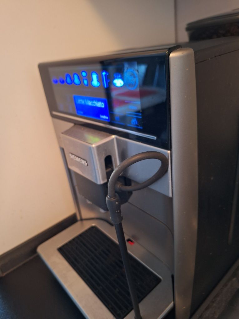 Ekspres ciśnieniowy siemens eq6 500