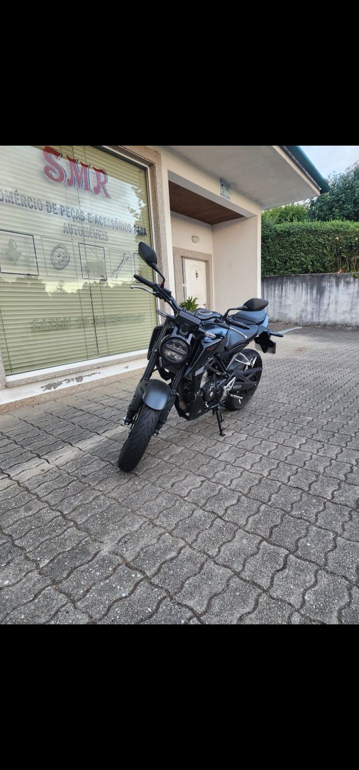 Honda cb125r 2024