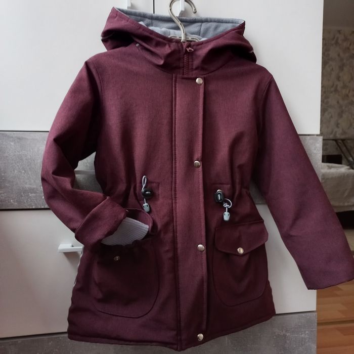 Куртка на дівчинку