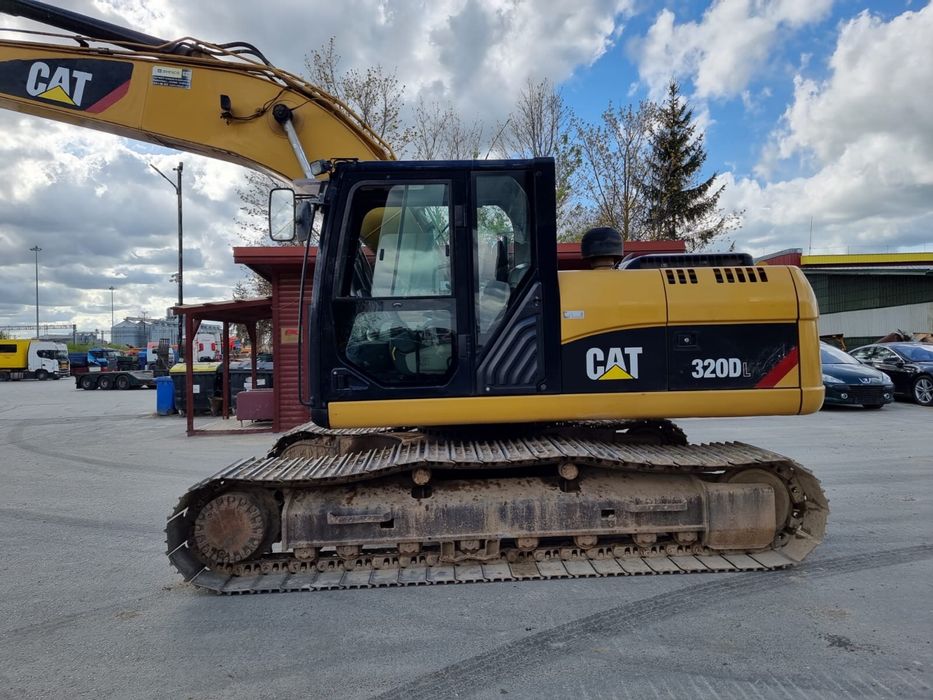 Продам экскаватор Caterpillar 320 D , 2013 года