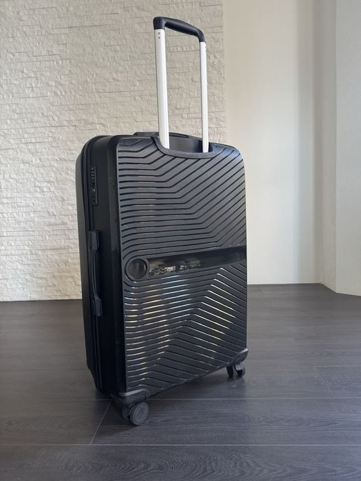 Чорна Велика Валіза - чемодан - Поліпропілен - L - новий