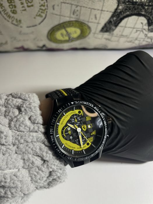 Годинник Ferrari