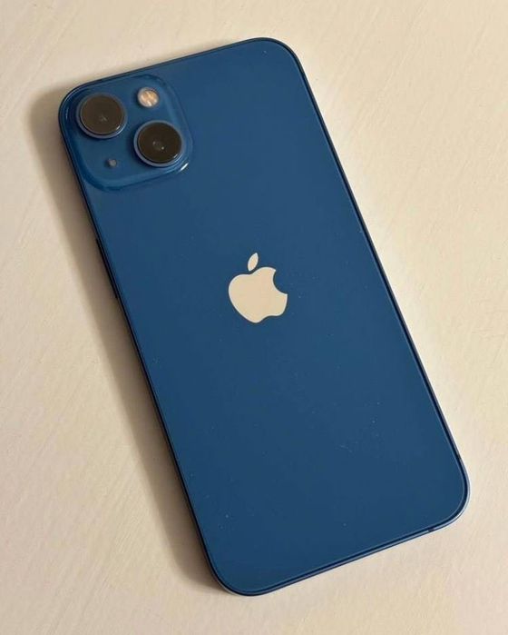 Продається IPhone 13 синій