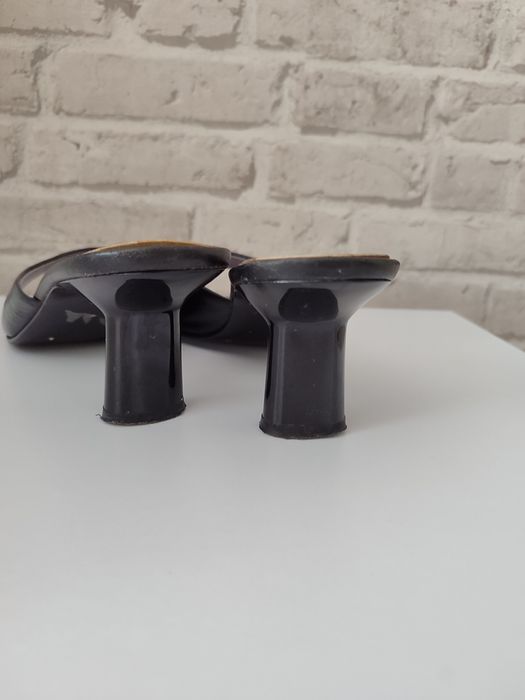 Босоніжки жіночі