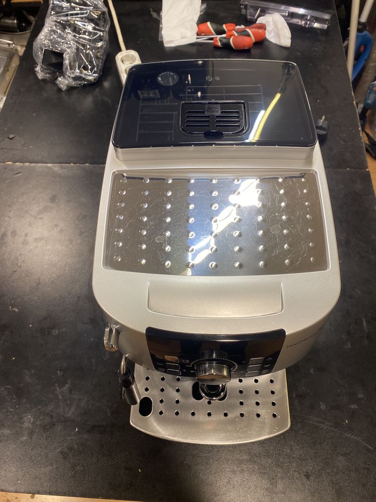 Кофемашина Delonghi Magnifica S