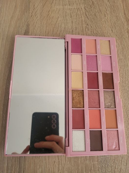 Zestaw 6 paletek Makeup Revolution