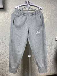Мужские серые спортивные штаны Nike Air Jordan