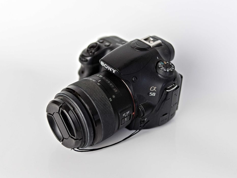 Lustrzanka Sony Alfa A58 + Obiektyw — BŁAGAM, WEŹ JĄ ODE MNIE