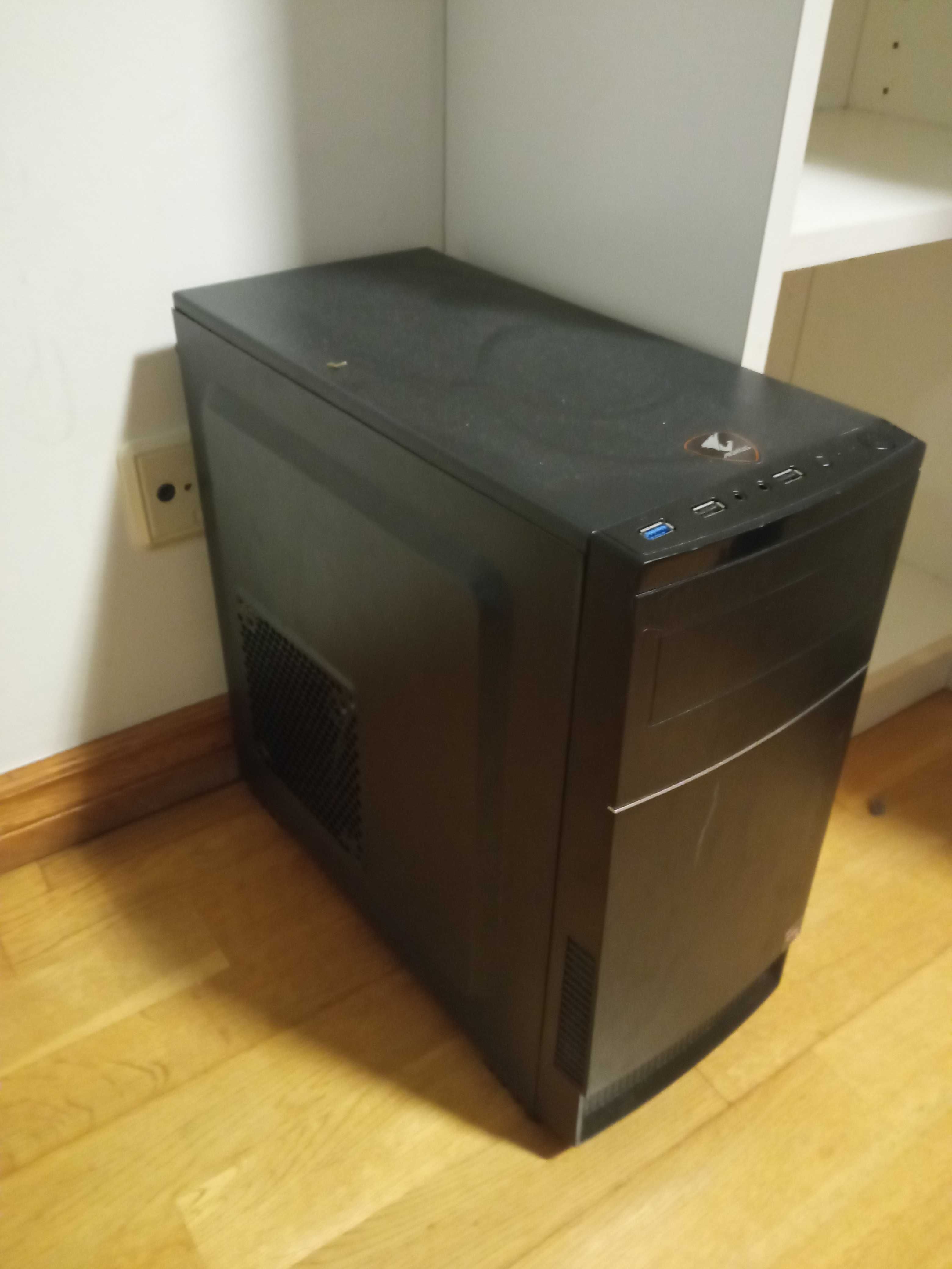 PC Gamer (ryzen 5 2600, RX 580, 16 GB ram)