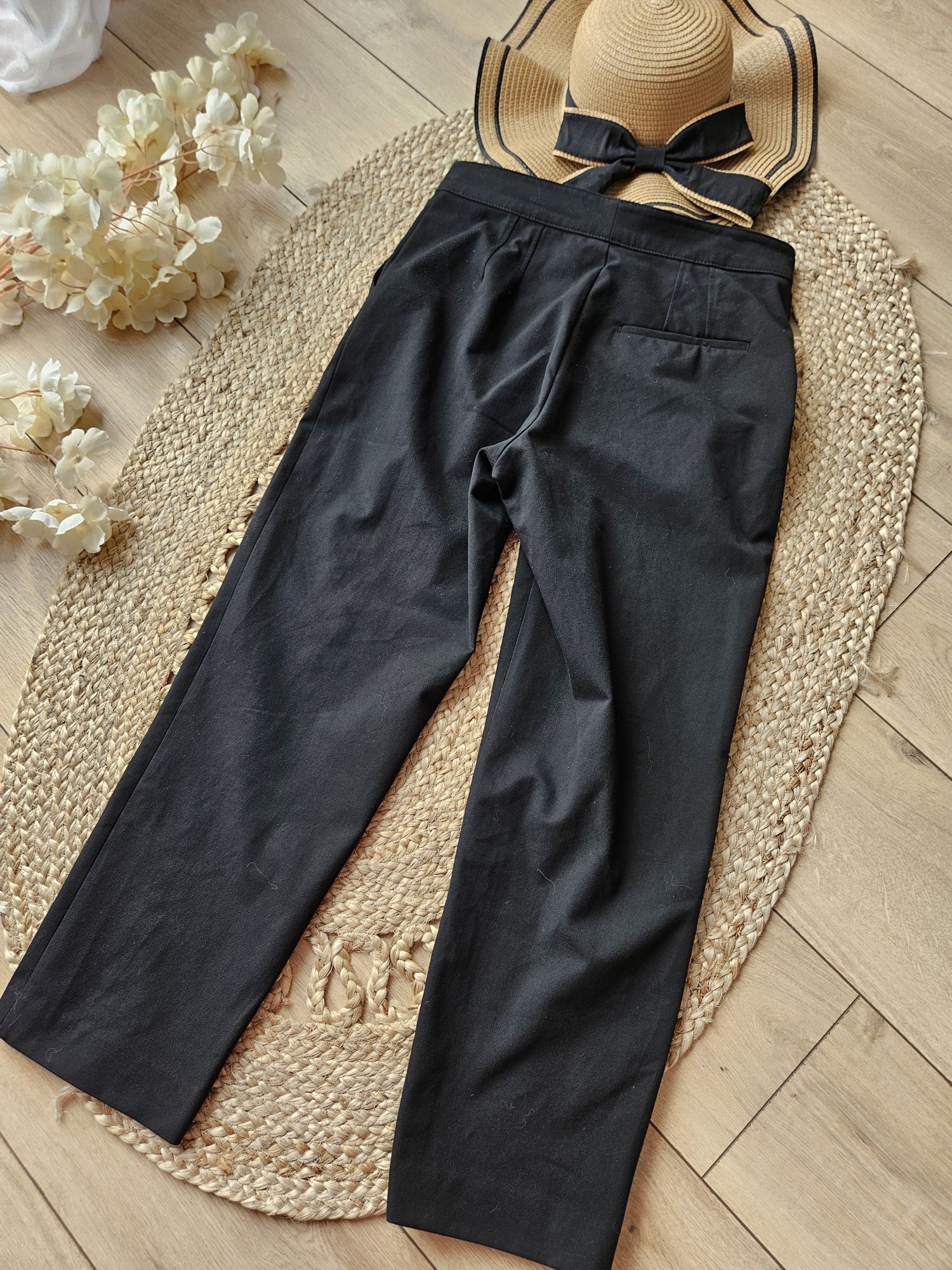 Czarne Proste Spodnie Damskie Massimo Dutti - Idealne do Eleganckich