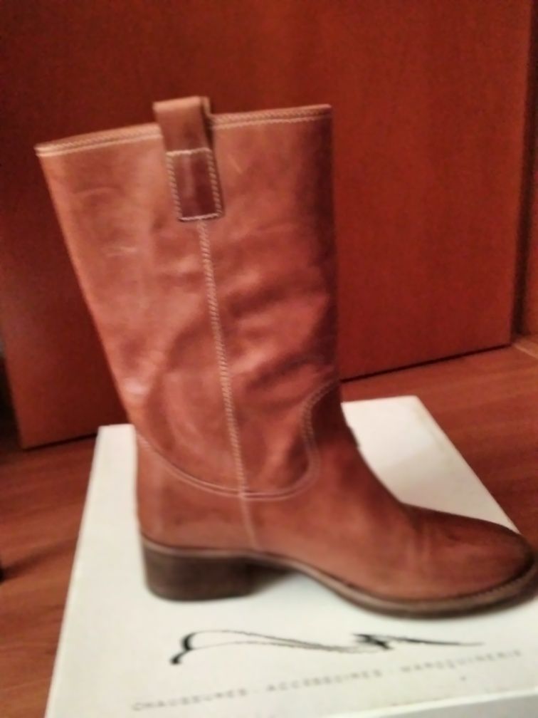 Botas em pele mulher