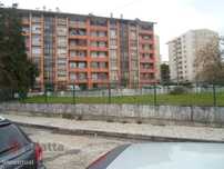 Apartamento T3 para Arrendamento, não mobilado, com garagem. Vale d...