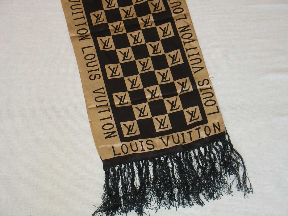 Louis Vuitton satynowy szalik