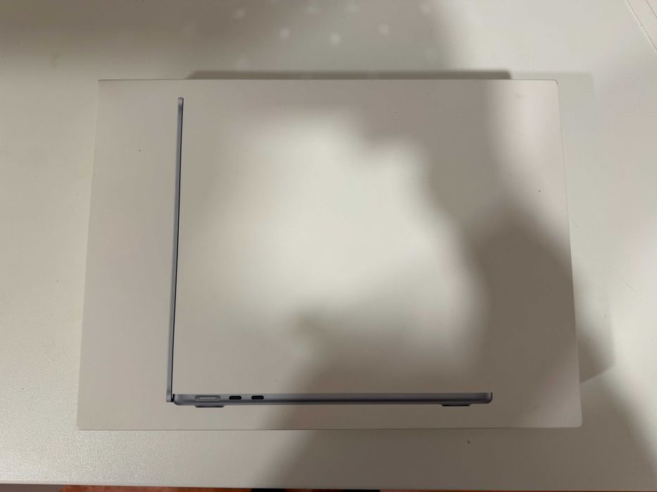 MacBook Air 13 M4 16GB / 512GB Azul Claro Como Novo